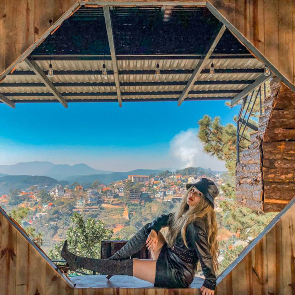 The Leaf Coffee – Enjoy a romantic cup of coffee with a virtual view at Da Lat 11