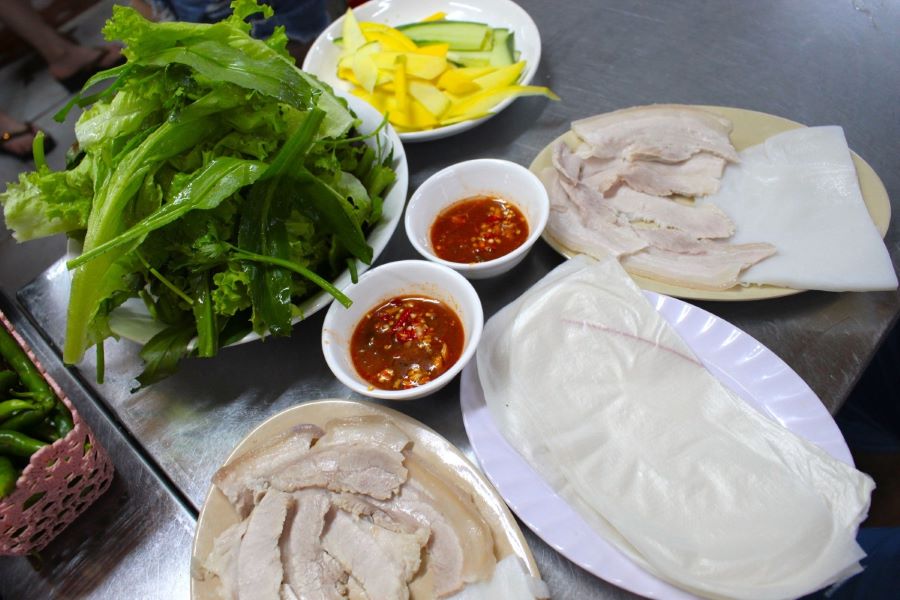 Da Nang Con Market culinary paradise, where to discover many Central region specialties 5