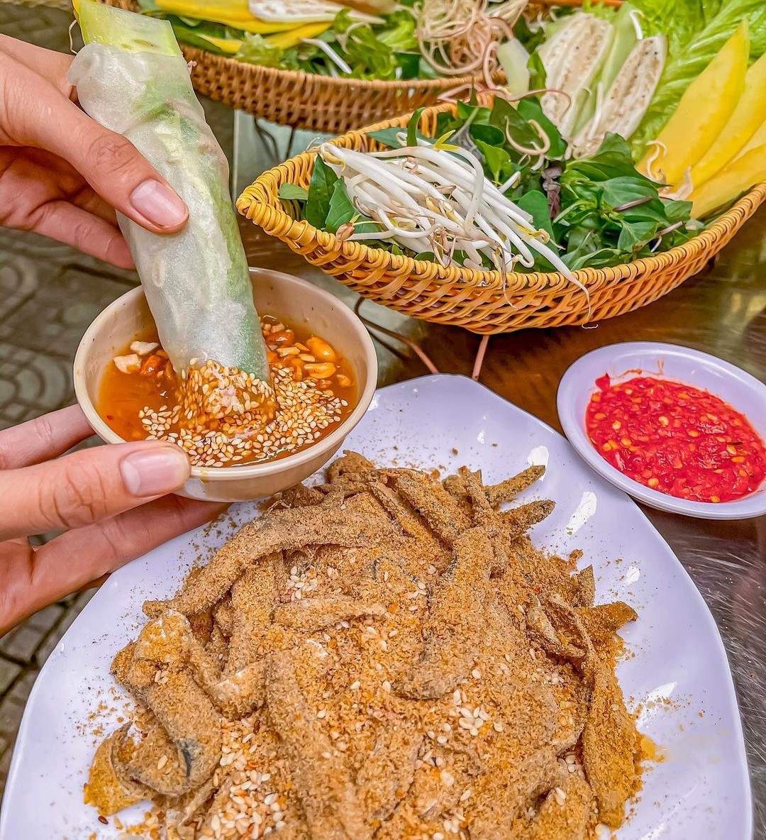 Da Nang culinary paradise attracts tourists from all over 9