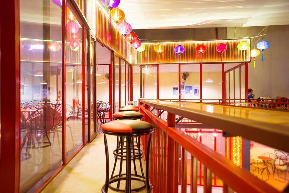 Leisurely stop by Dung Dinh Coffee to see the super quality Koi fish pond 8