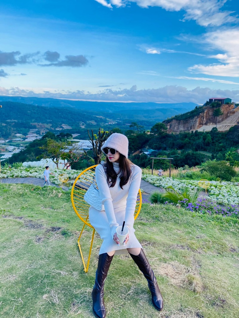 Visit Green Smoke Valley to see the whole city of Da Lat from 17 meters high