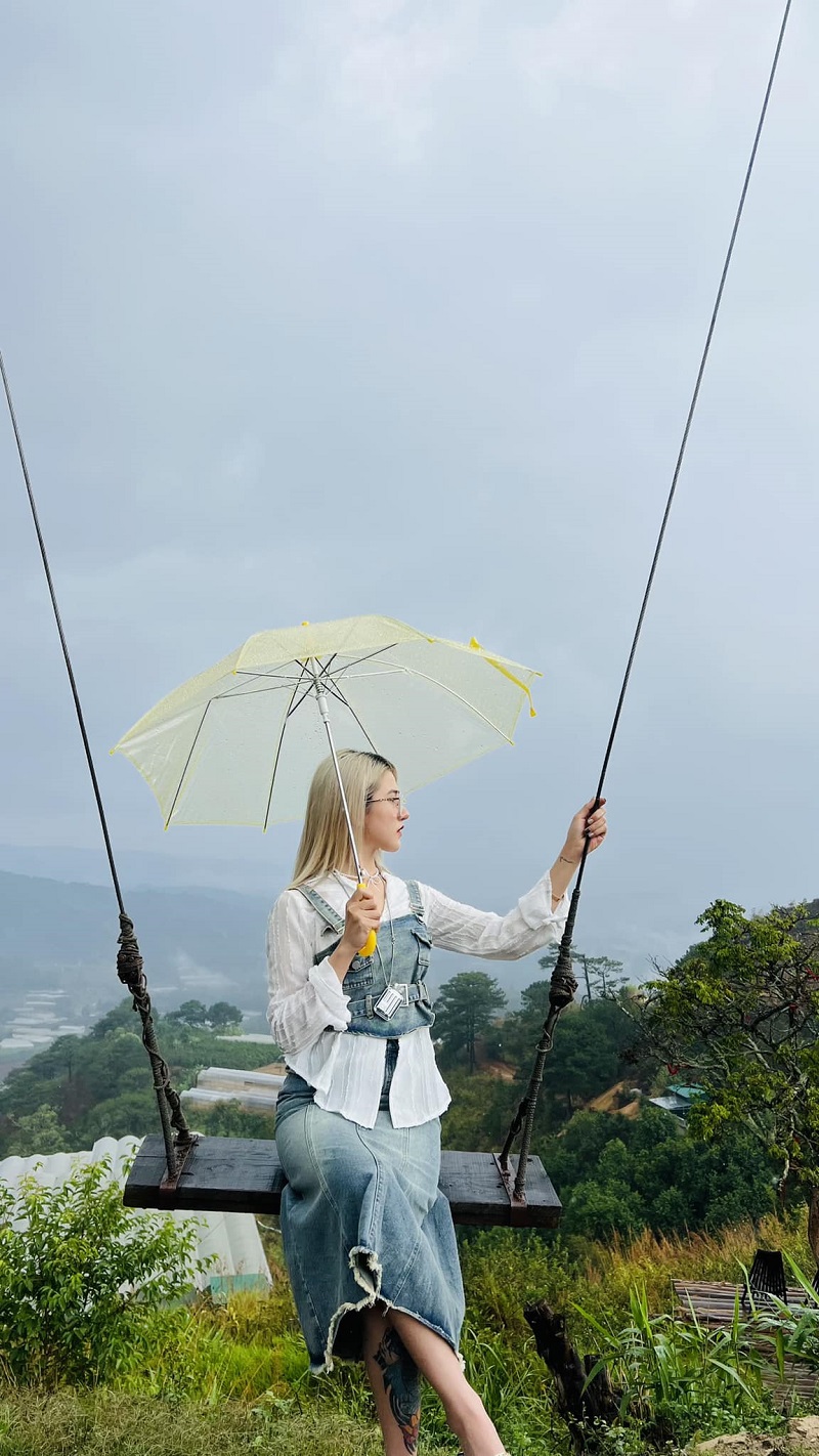 Visit Green Smoke Valley to see the whole city of Da Lat from 16 meters high