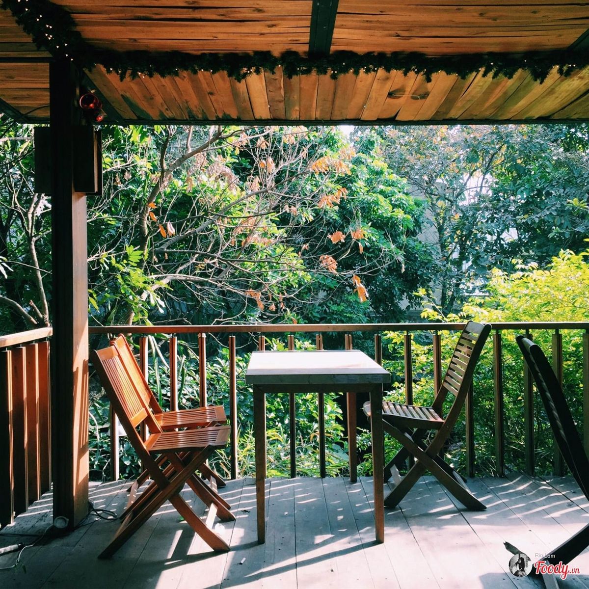 If you belong to the team that loves plants and trees, please save the top 4 amazing garden cafes in Da Nang 9