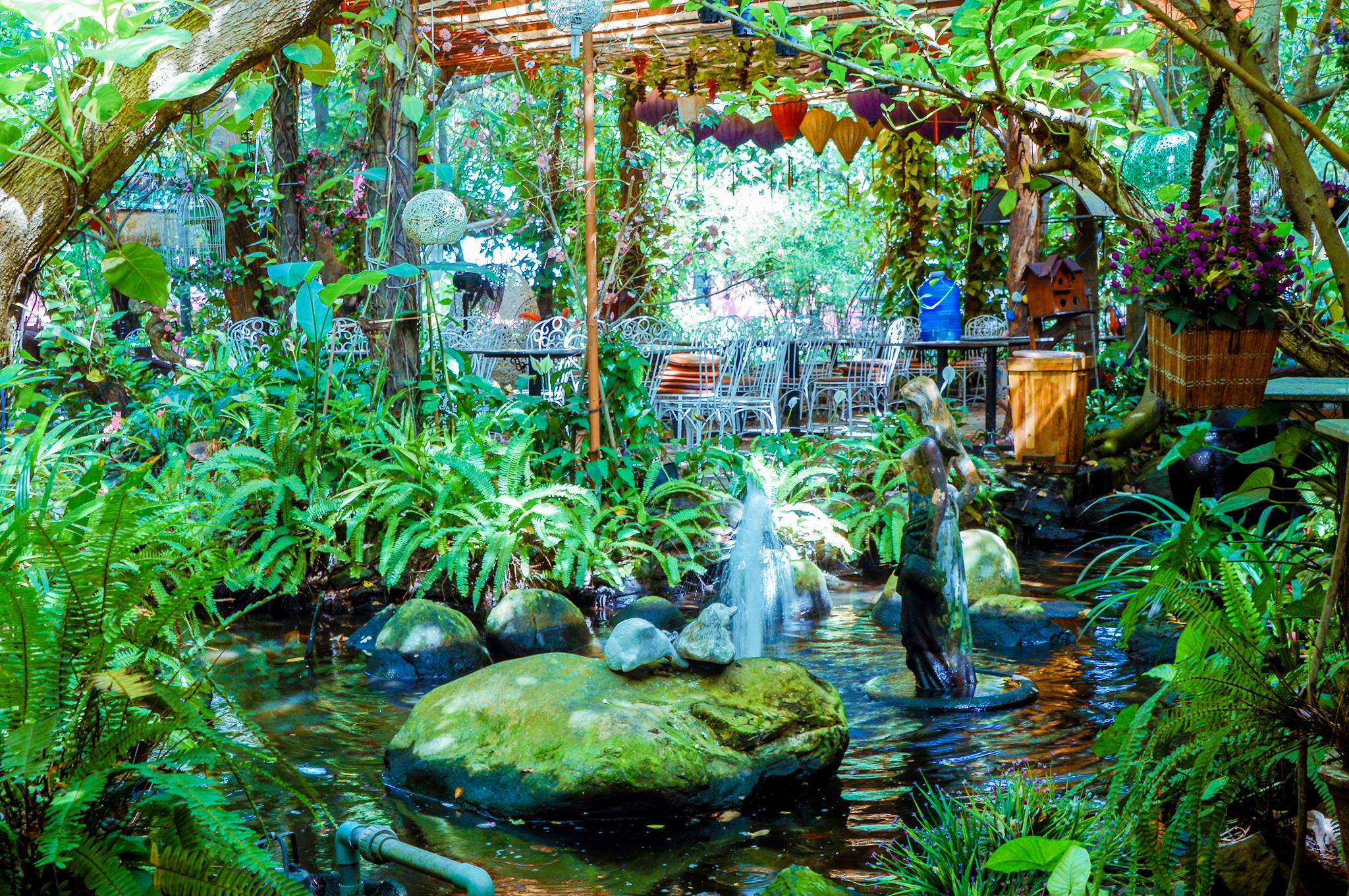 If you belong to the team that loves plants and trees, please save the top 4 amazing garden cafes in Da Nang right away 11
