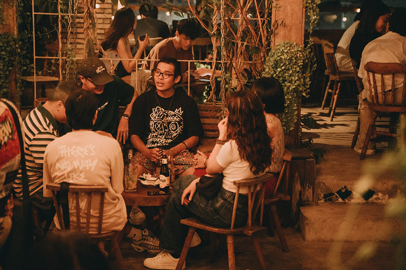 Visit Thuong Rooftop to see the full view of Saigon at night 4
