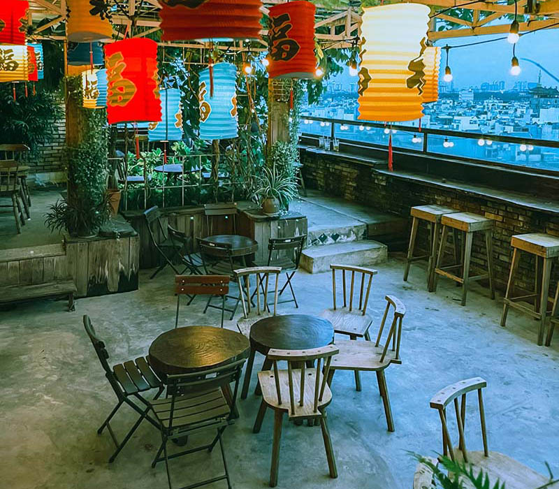 Visit Thuong Rooftop to see the full view of Saigon at night 3