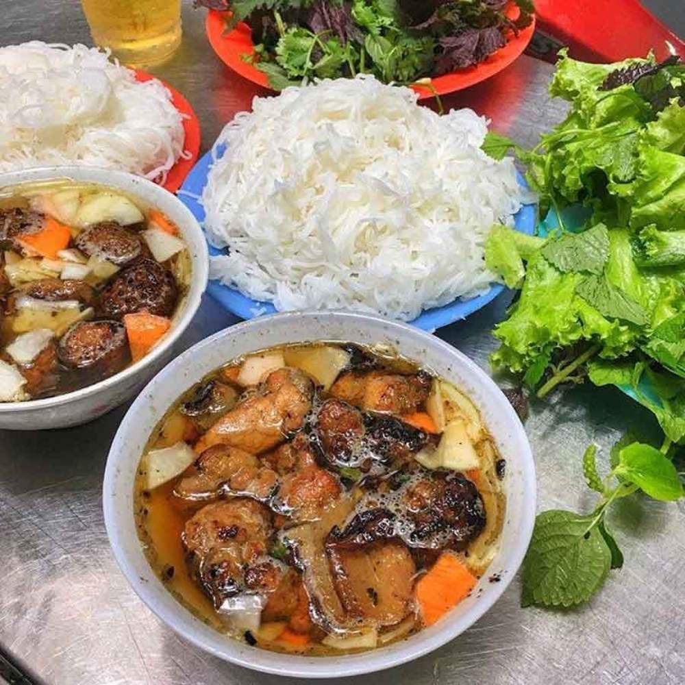 Enjoy 10 best dishes of cuisine in Hanoi's Old Quarter 3