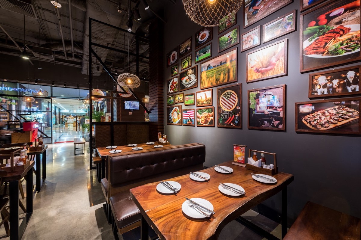 Enjoy 'Italian' cuisine at Zpizza - American restaurant chain 7