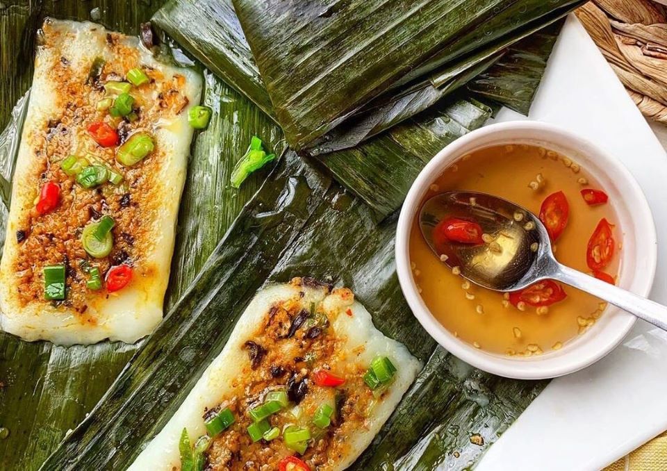 Enjoy Hue Nam Cake and feel the extremely attractive rustic flavor 5