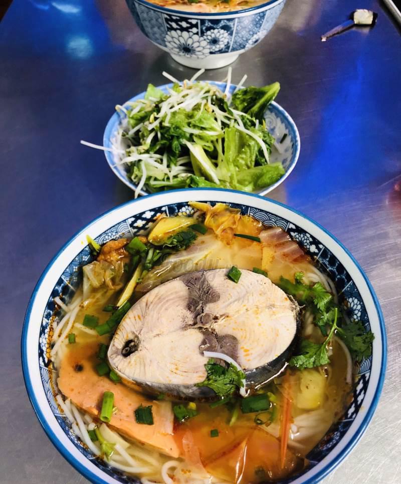 Enjoy Da Nang's famous delicious fish ball noodle soup at 109 Nguyen Chi Thanh 6