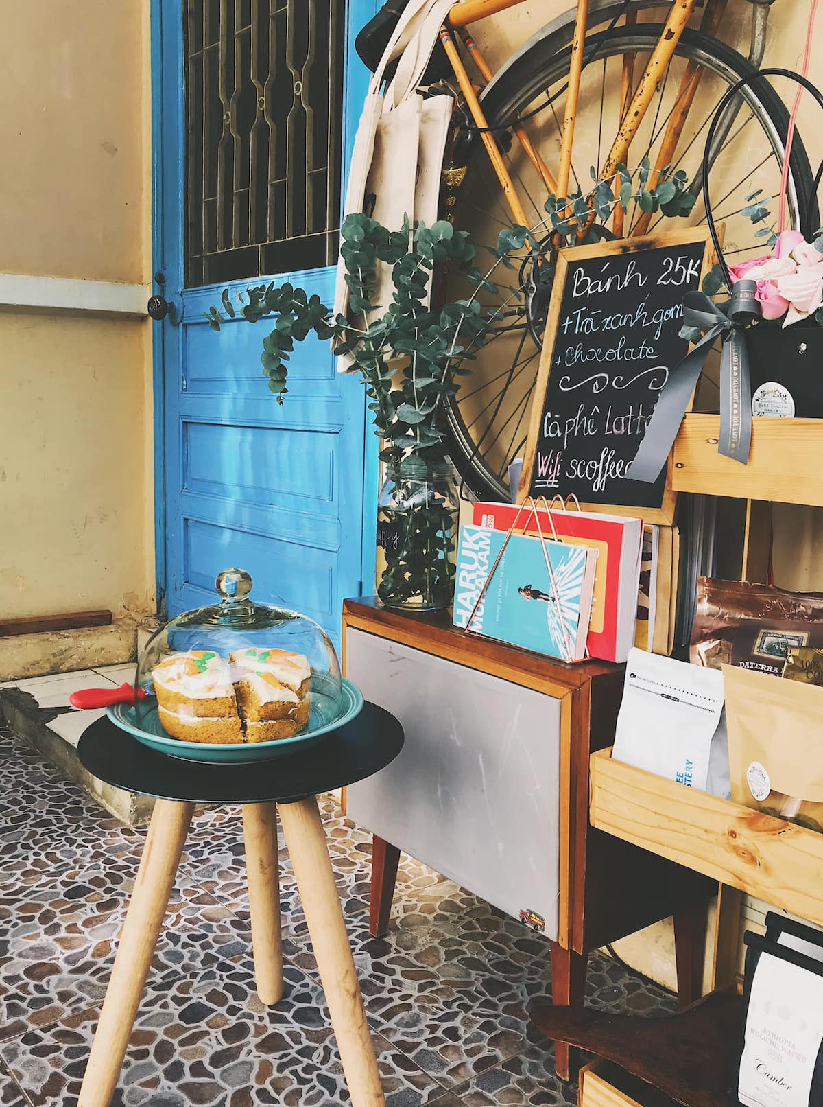 Enjoy affordable roasted coffee at S Coffee Roastery 3