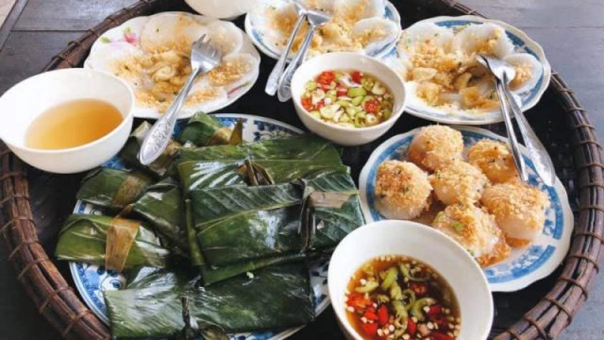 Enjoy traditional Hue cuisine at Mu Do 3 cake shop
