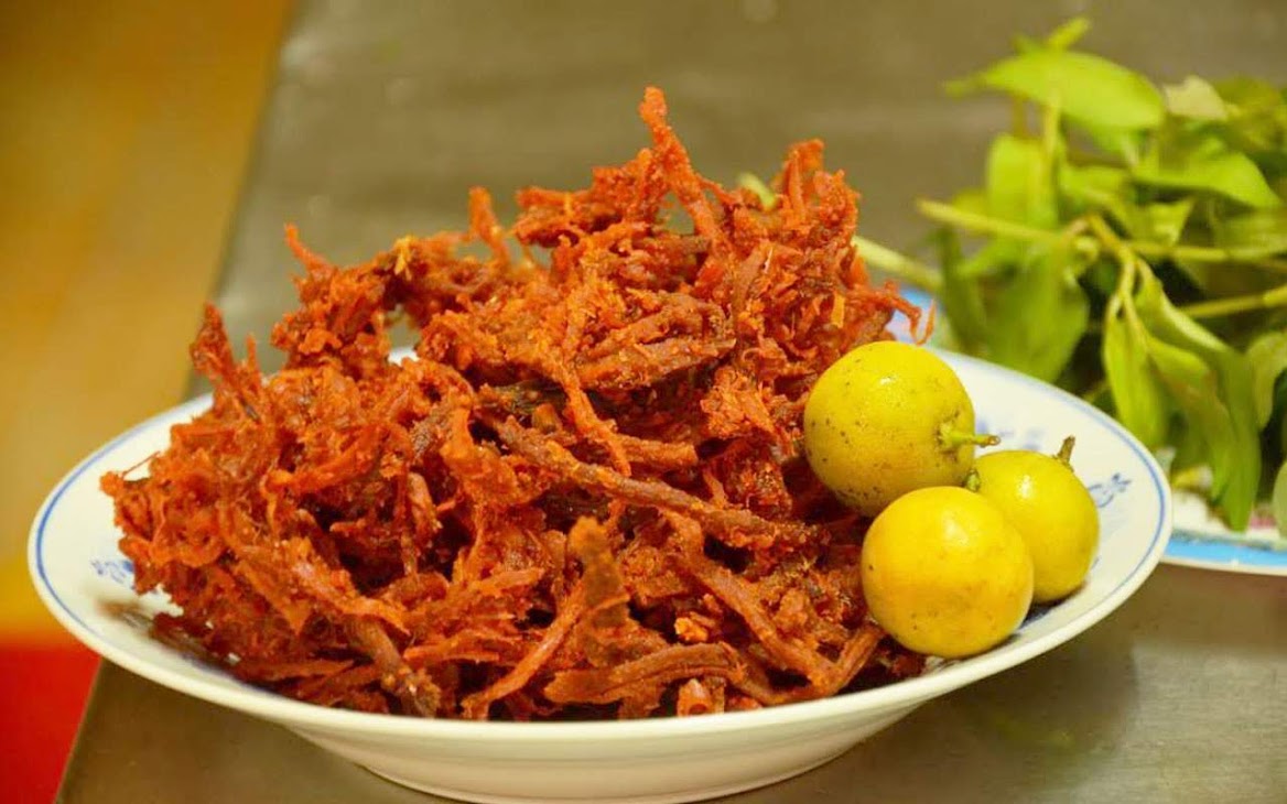 Enjoy delicious Da Nang beef jerky specialties 4