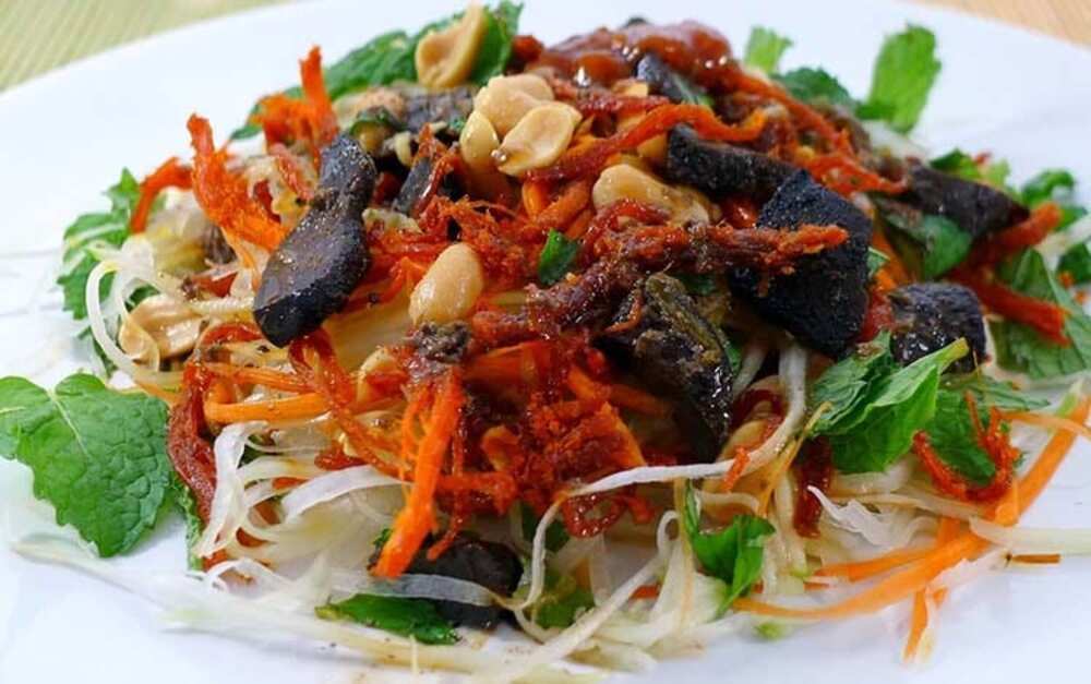 Enjoy Da Nang's famous delicious beef jerky specialties 5