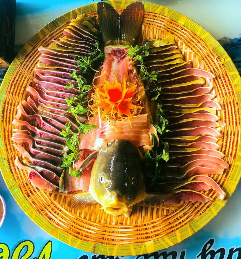 Enjoy excellent seafood at Be Than Seafood Restaurant - Lang Co 5