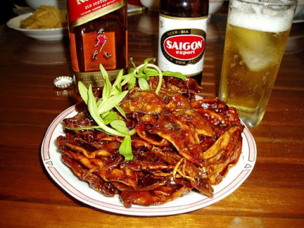 Enjoy the taste of Da Nang braised squid and satay - A specialty loved by thousands of people 7