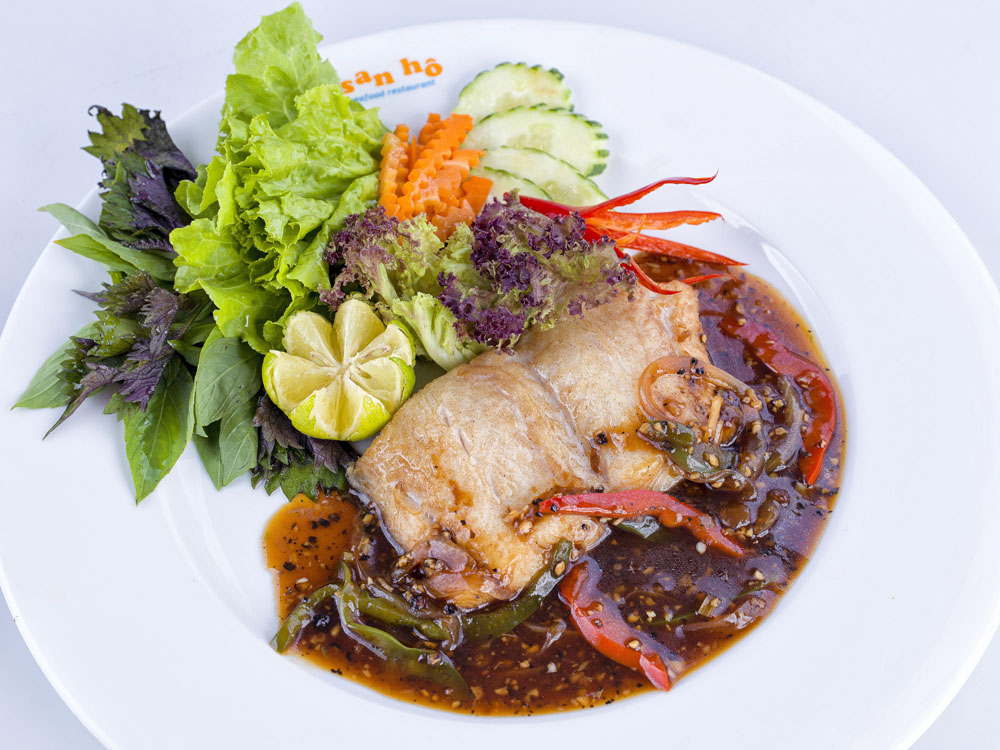 Enjoy delicious dishes in a luxurious space at San Ho 9 Seafood Restaurant