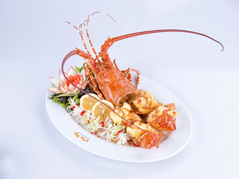 Enjoy delicious dishes in a luxurious space at San Ho 10 Seafood Restaurant