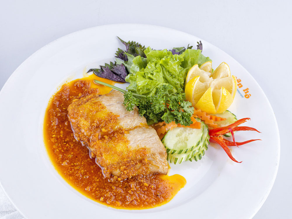 Enjoy delicious dishes in a luxurious space at San Ho 13 Seafood Restaurant