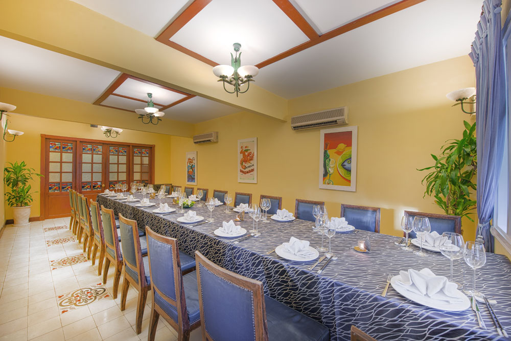 Enjoy delicious dishes in a luxurious space at San Ho 17 Seafood Restaurant