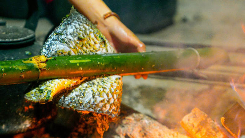 Enjoy Pa Pinh Top, the famous grilled fish specialty 3