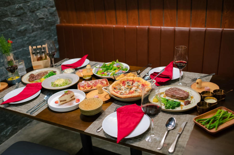 Enjoy delicious Steak at affordable prices in the heart of Da Lat 7