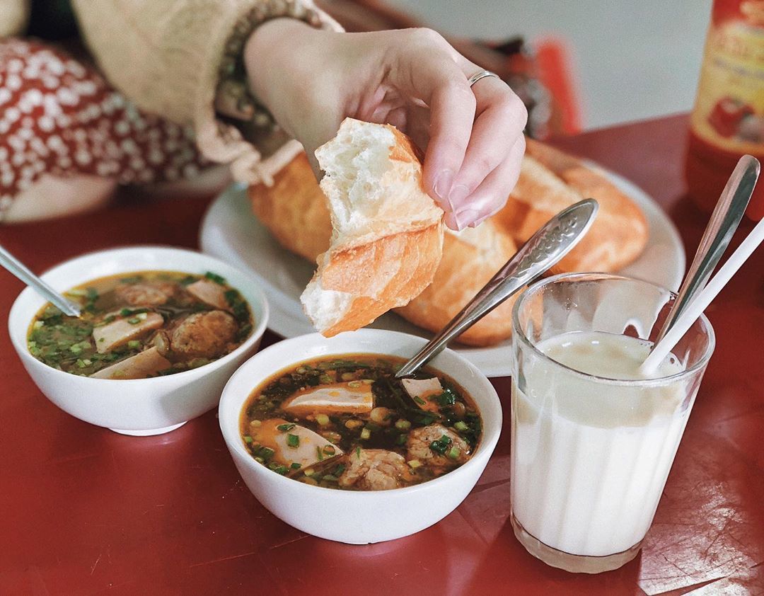 Enjoy fragrant hot soy milk in the cold weather of Da Lat 3