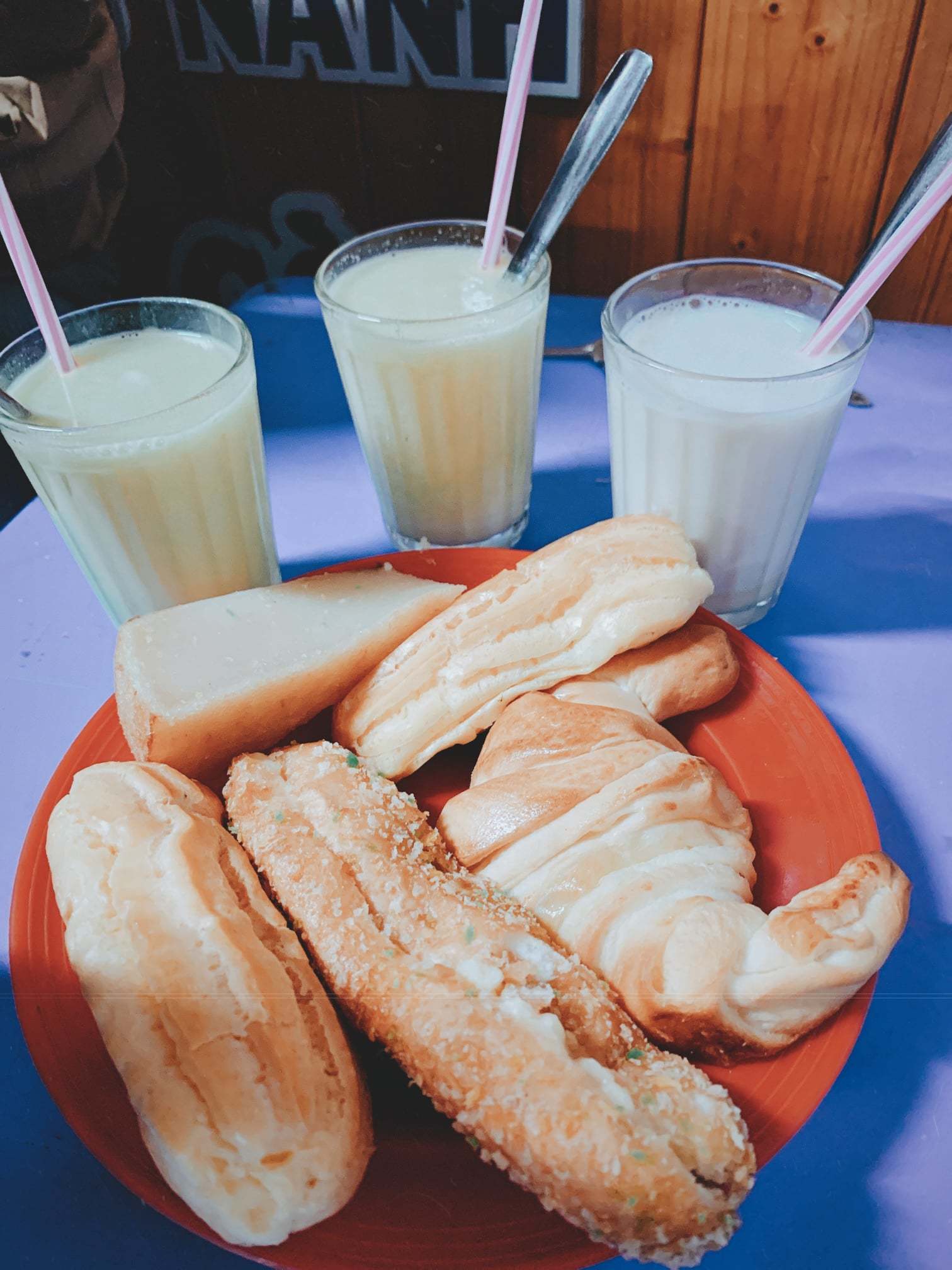 Enjoy fragrant hot soy milk in the cold weather of Da Lat 4