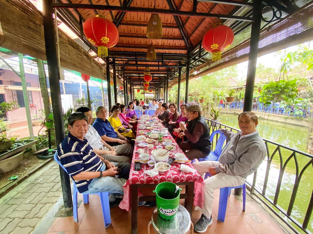 Enjoy Hue cuisine to the fullest at Duyen Que 9 restaurant