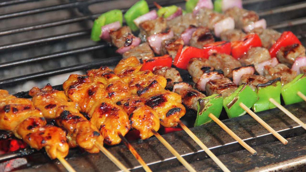 Enjoy grilled skewers in the cold weather of Da Lat 2