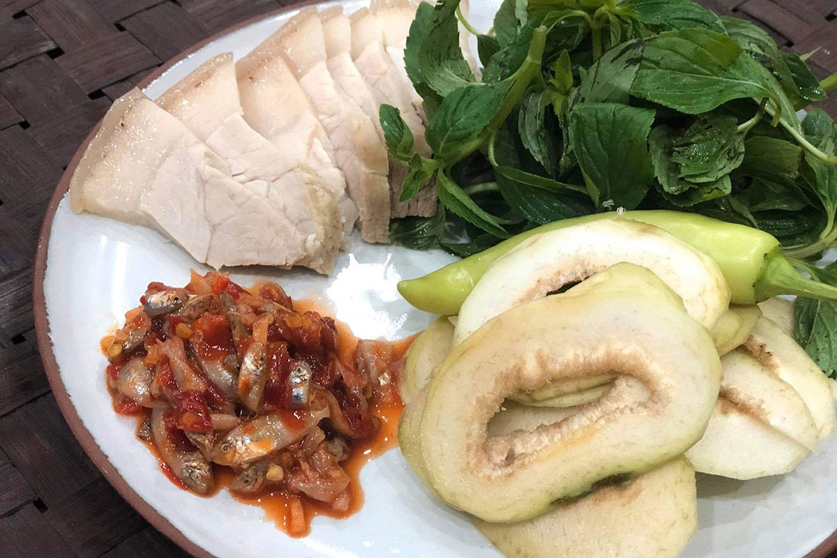 Enjoy fish sauce - famous delicious specialty of Hue 4