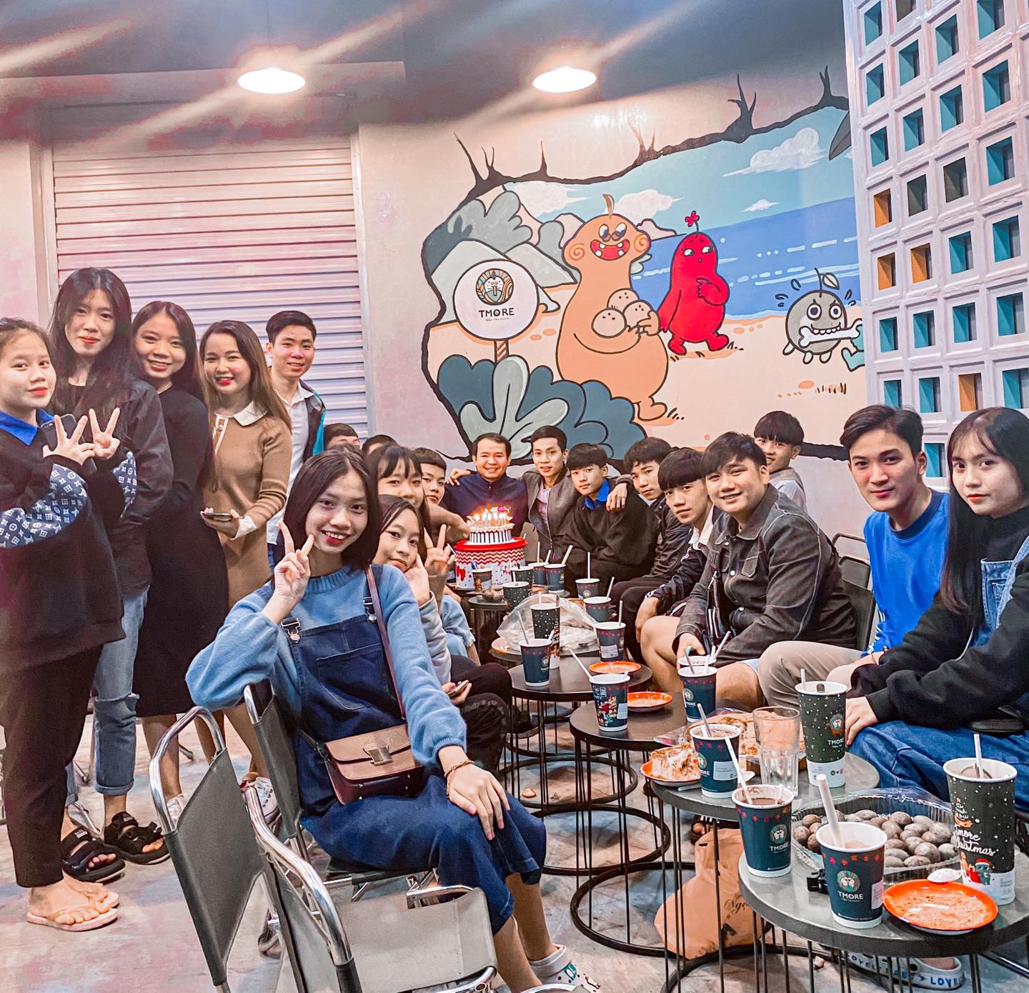 Tmore lemon tea shop - Virtual living with millions of likes in the heart of Hue city 11