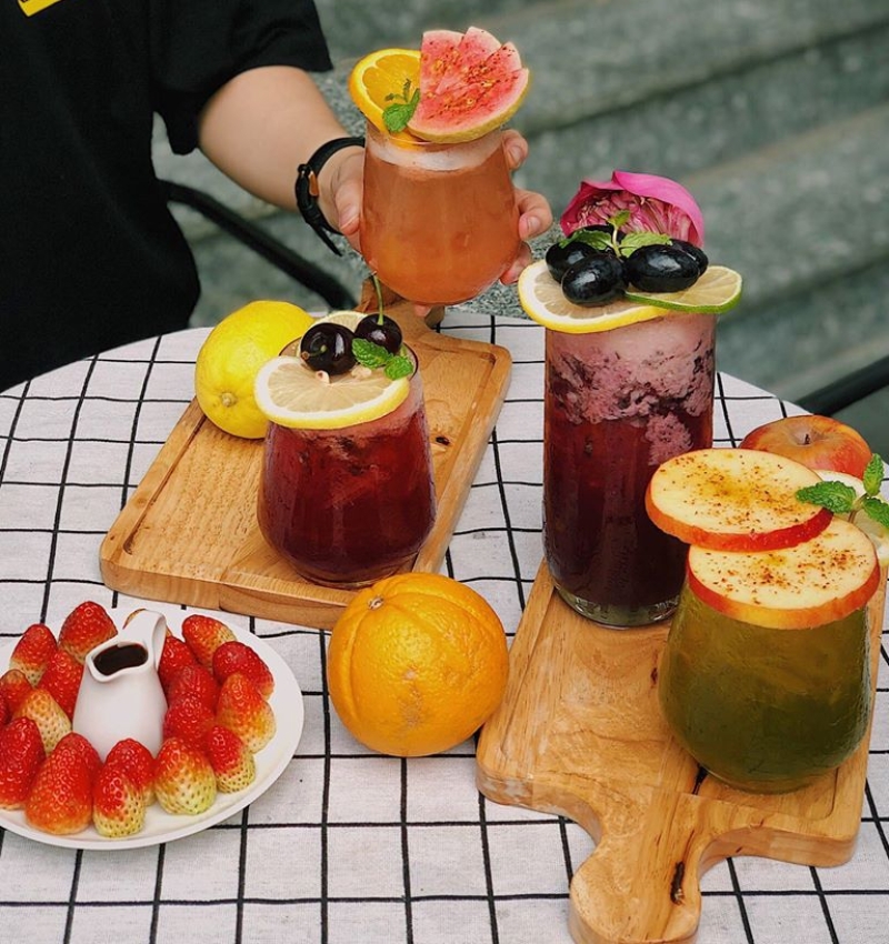 April Tea Shop, a place to avoid the heat in bustling Saigon 3