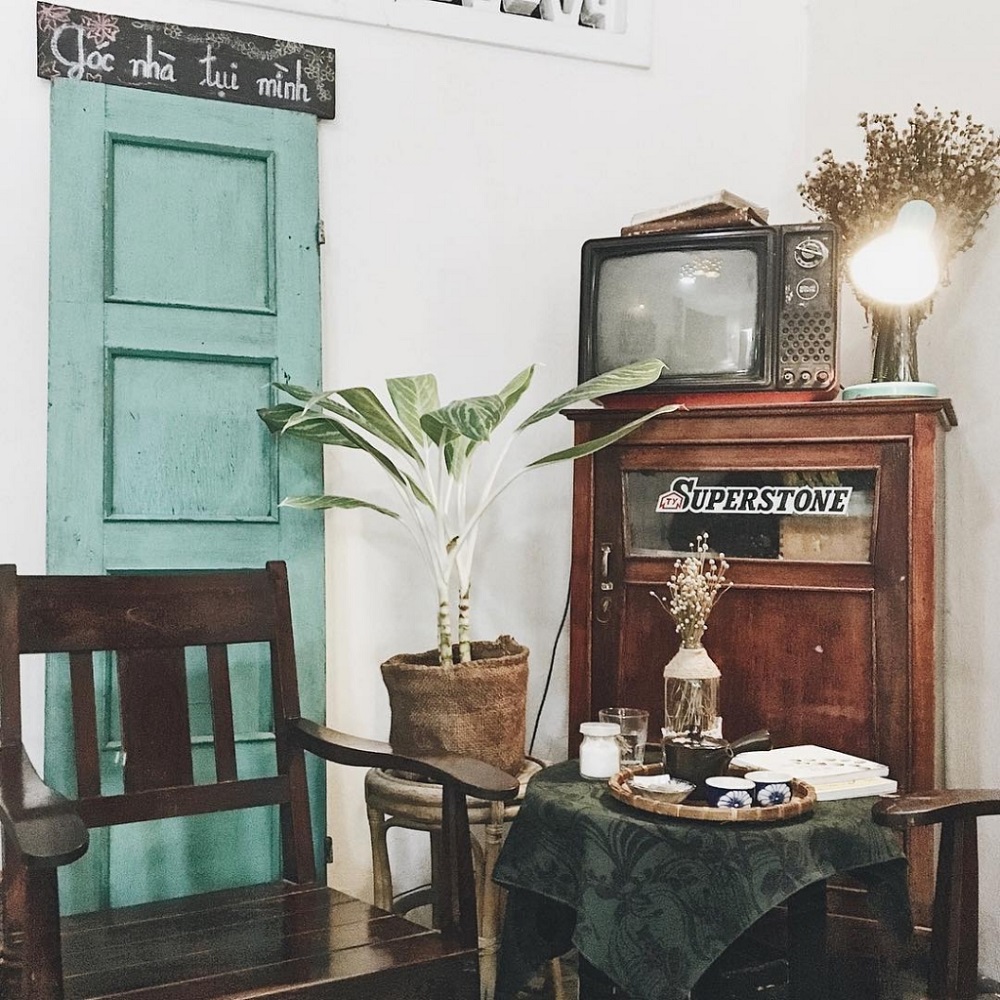 Find a peaceful place at the Corner of Our House tea shop in the heart of the city 5