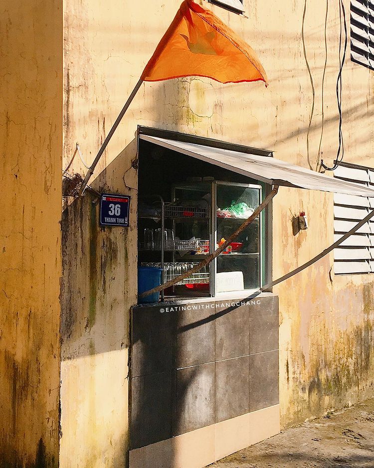 Find back to your childhood days of traveling with delicious Hue Ong Lac Che 3