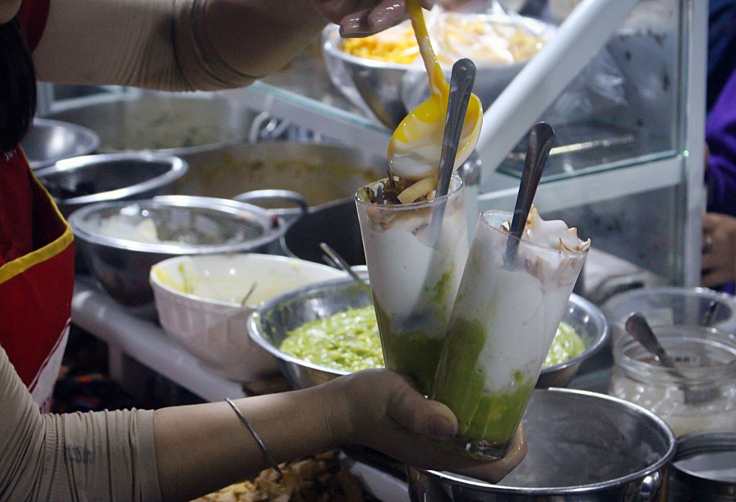 Collection of 6 Da Nang avocado ice cream shops to help cool off on hot days 3