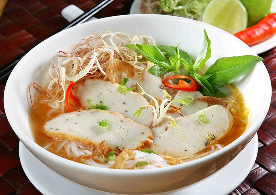 Collection of rustic Hue breakfast dishes that are no less delicious 6