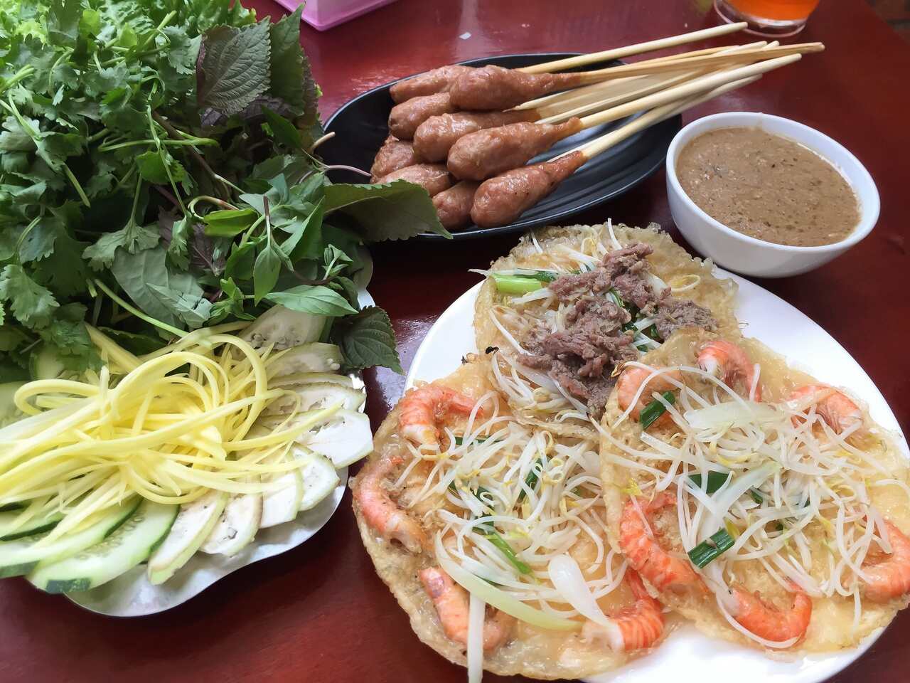 Top 4 most interesting dancing shrimp pancake shops in Da Nang 2024 4
