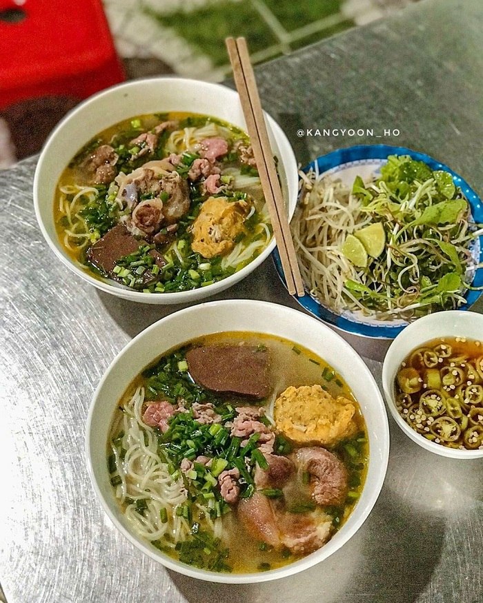 Top 7 Hue beef noodle shops that are so delicious that they forget the way home, making everyone who eats remember them 11