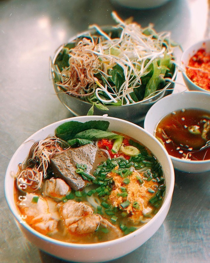 Top 7 Hue beef noodle shops that are so delicious that they forget the way home, making everyone who eats remember them 9