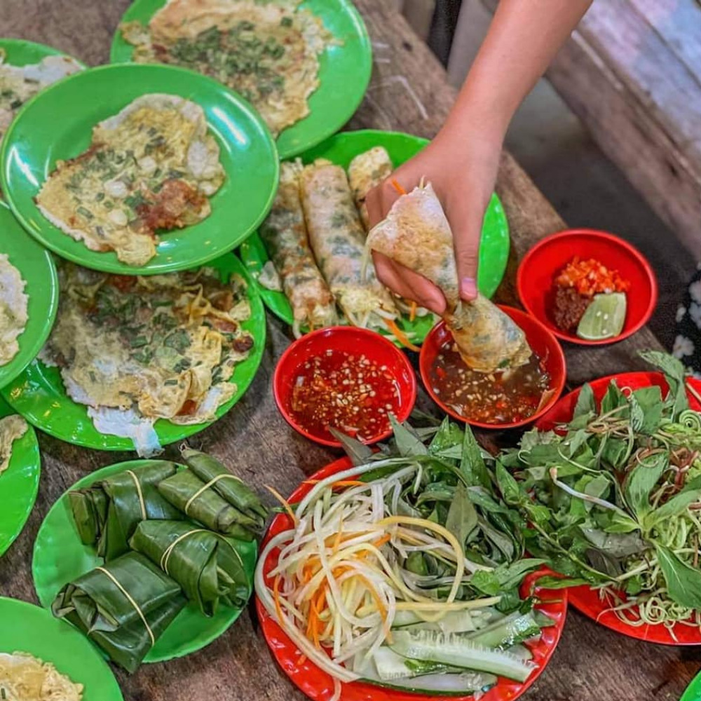 TOP 8 delicious cake shops in Hue famous throughout the ancient capital 3