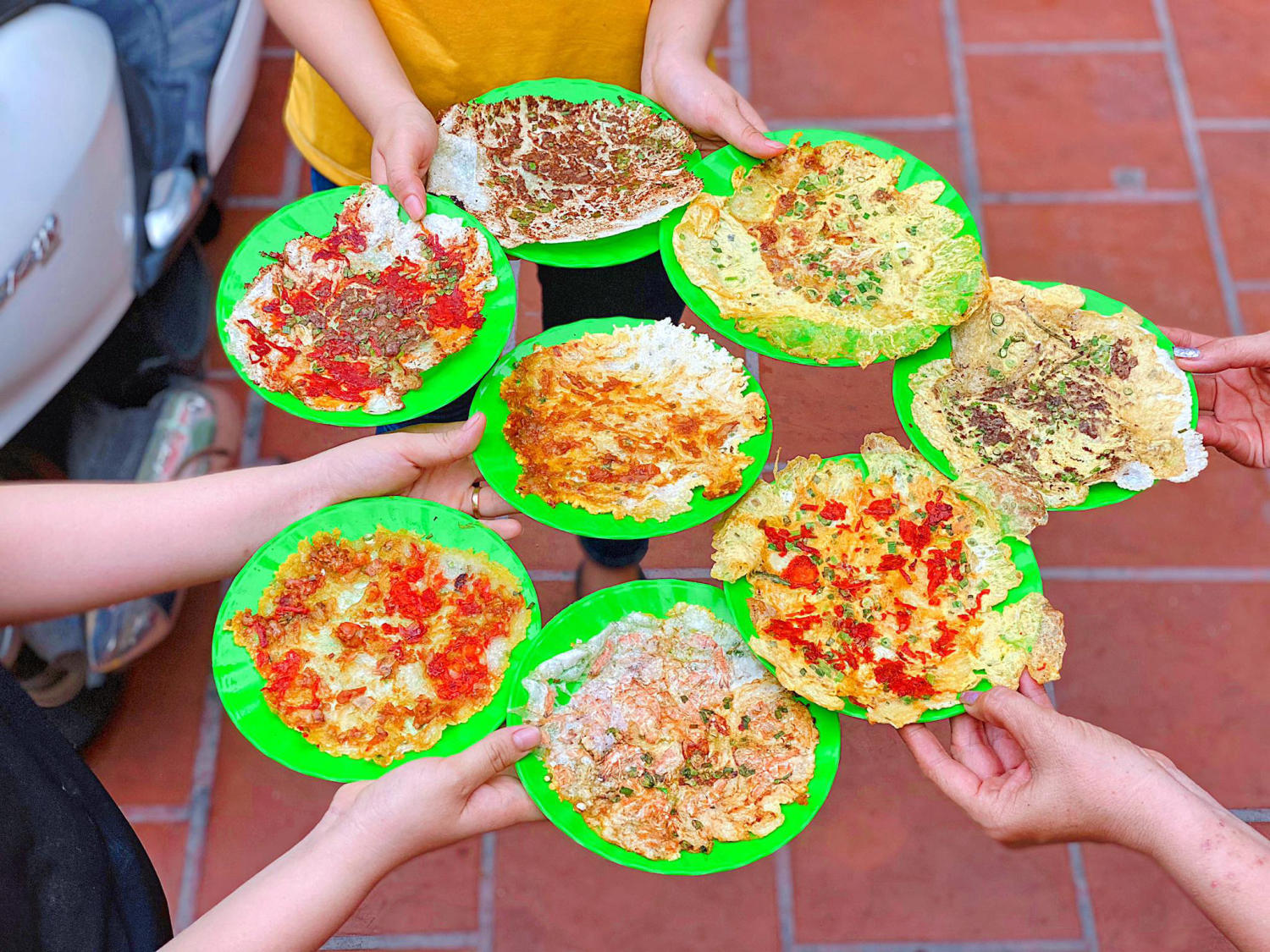 TOP 8 delicious cake shops in Hue famous throughout the ancient capital 6