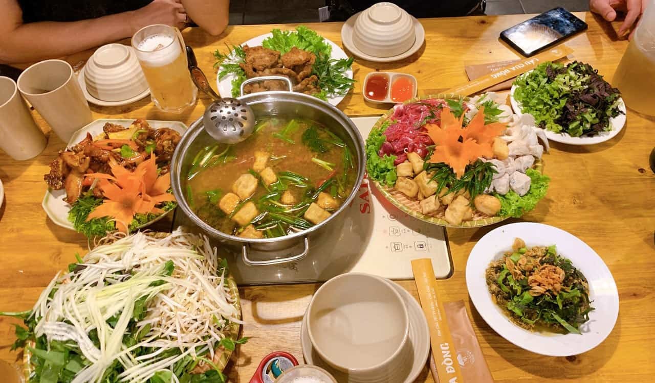 Top 8 Da Nang pubs with affordable prices famous for drunk diners who forget their way home 7