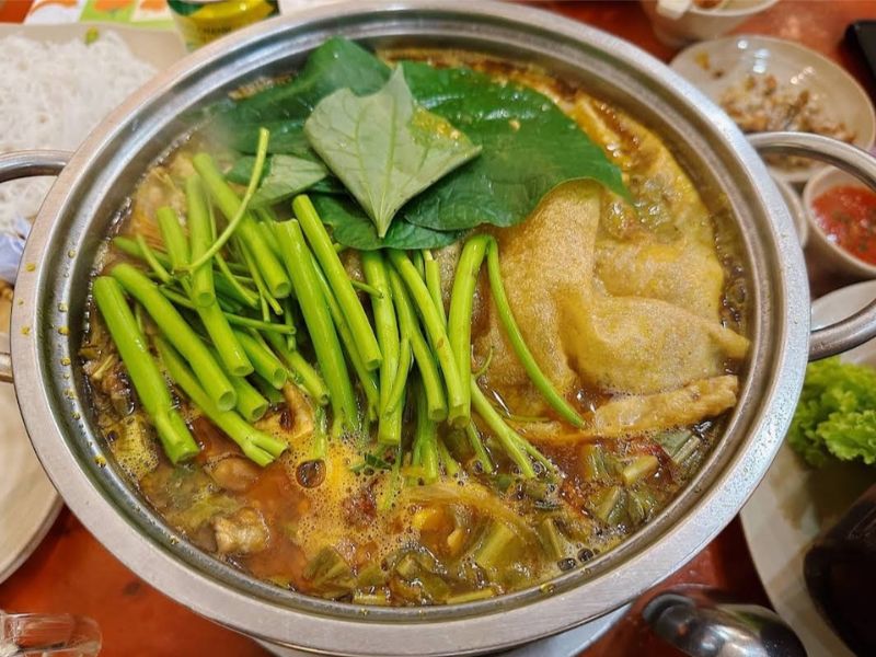 Top 8 places to enjoy delicious frog hot pot for Saigon food lovers 2