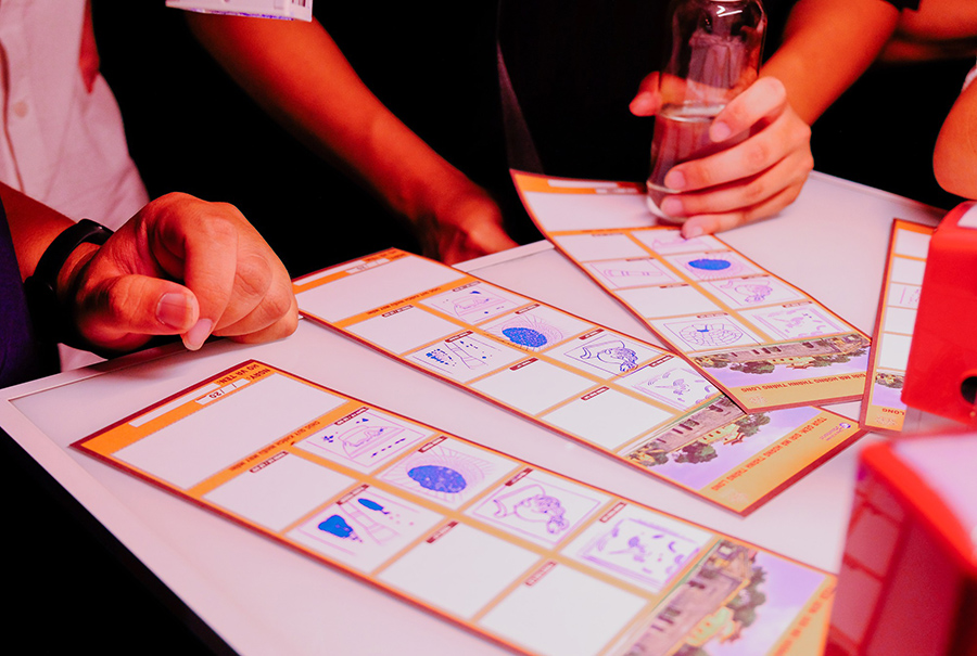 Night tour to explore the Imperial Citadel of Thang Long, Hanoi, to find its historical roots 13