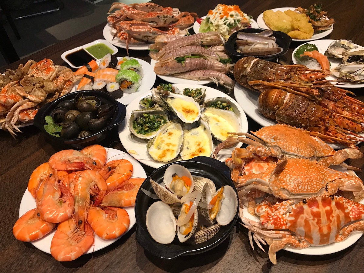 Experience rich Vietnamese - Japanese cuisine at Adobi Buffet 8