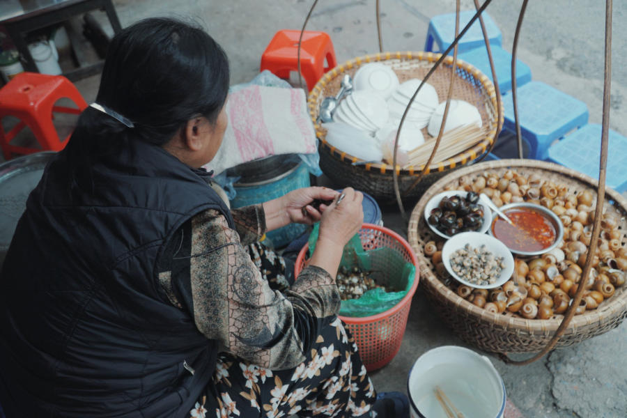 Experience Hanoi's famous Bau cold snail noodle soup 3