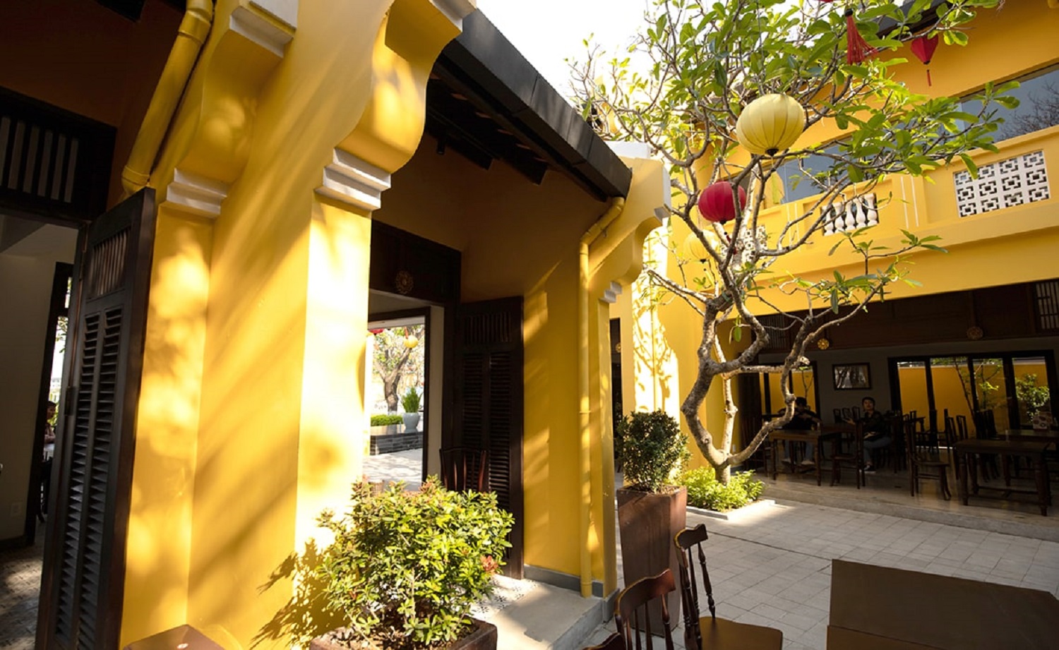 Experience the quintessence of Vietnamese cuisine at Madame Lan Danang restaurant 10