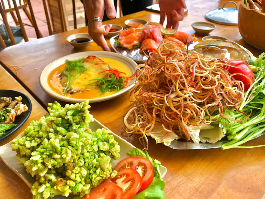 Experience the unique Huong Quan Dam Lu Chicken in the mountain town of Da Lat 6