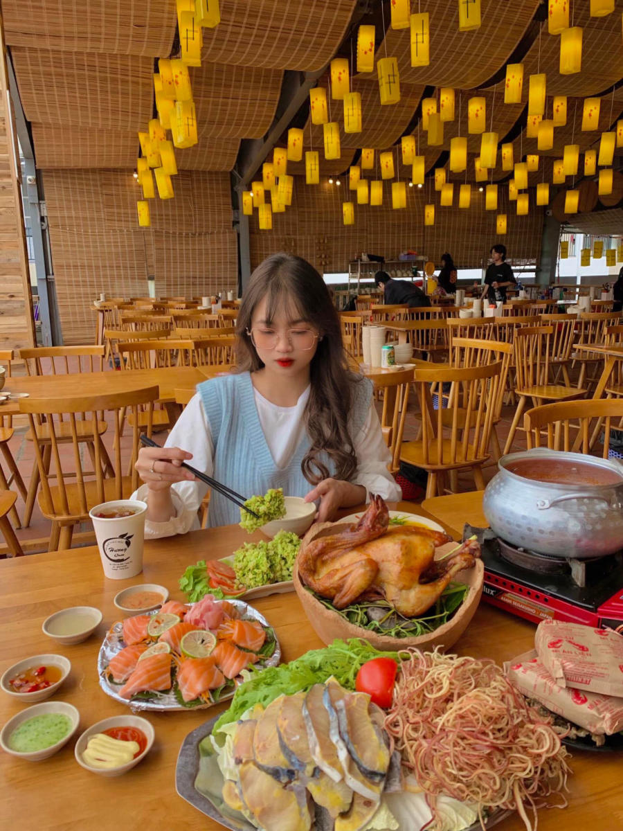 Experience the unique Huong Quan Dam Lu Chicken in the mountain town of Da Lat 8